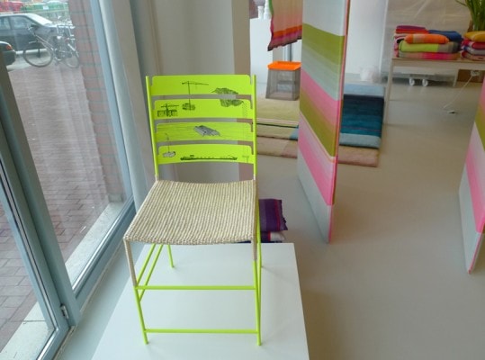 SB_neonchair