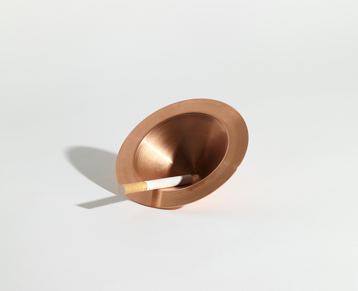 Spin ashtray by Toma¦üs Alonso