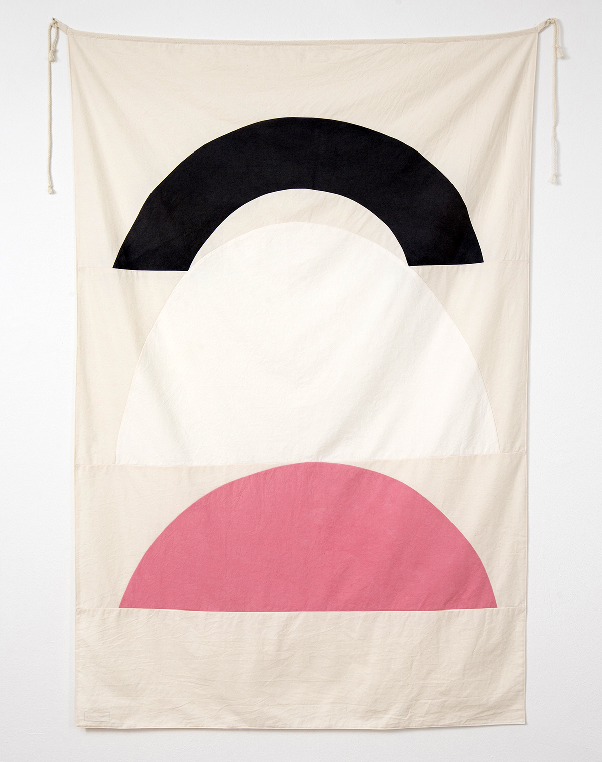 LGH.Wall Hangings.Amateurs_A Flag For Every Home 03 (2014)_Assemblies of hand dyed, bleached and natural cotton pieces_100 * 152 cm.DKK 6.500jpg