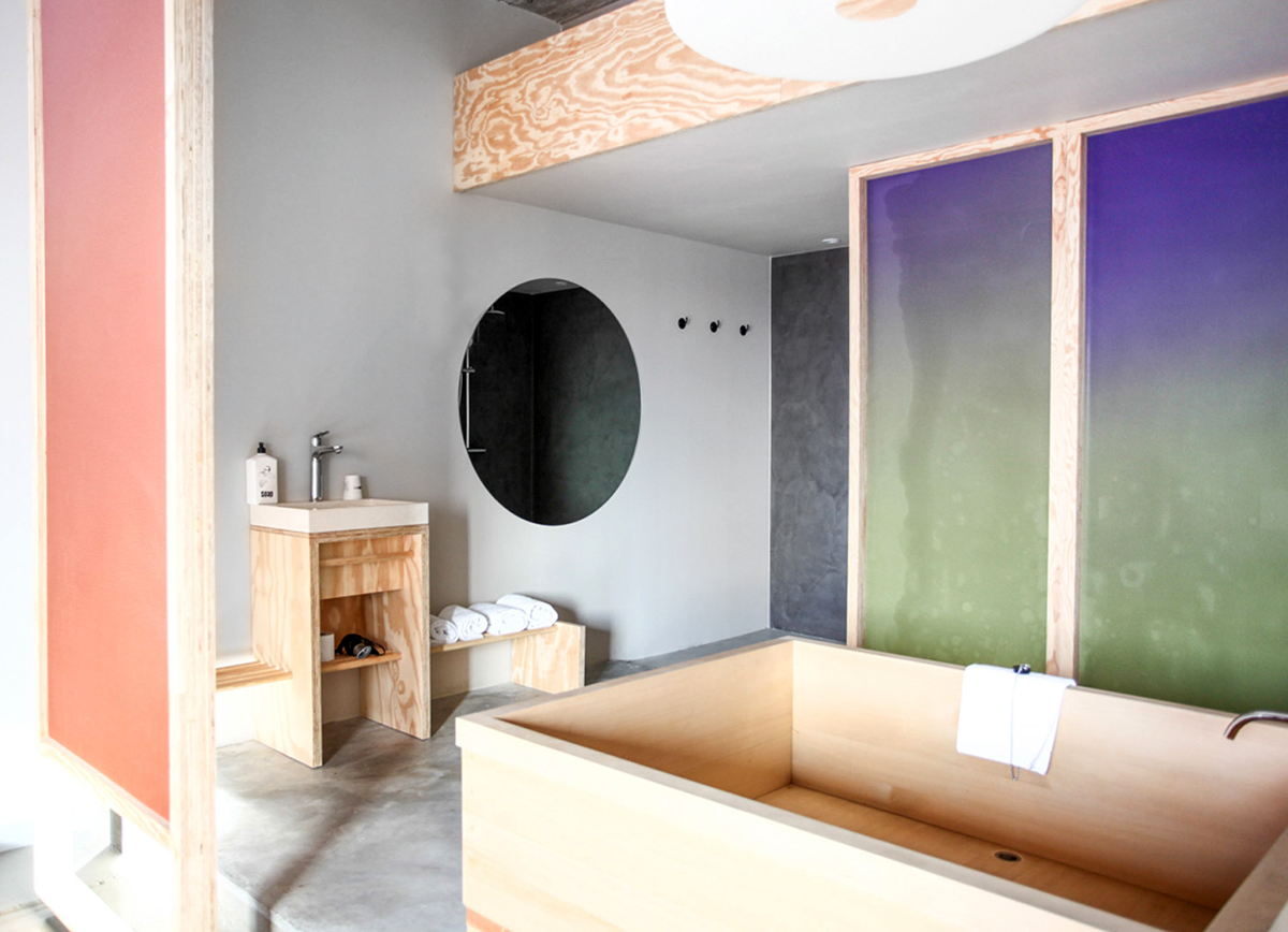 Bathing-Bikou-Volkshotel-Amsterdam-by-Hanna-Maring_dezeen_1568_7