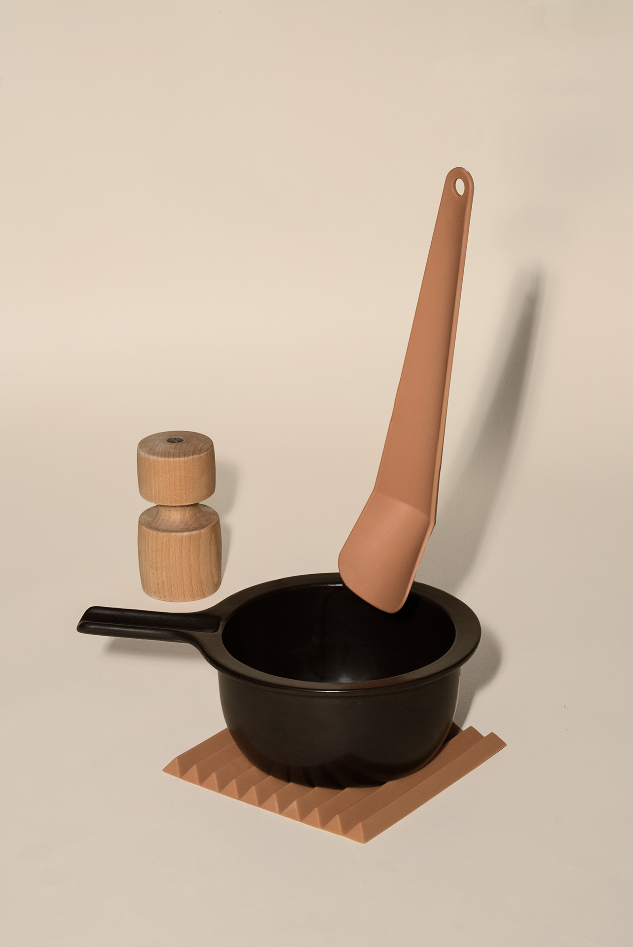 OMMO's colorful kitchen accessories