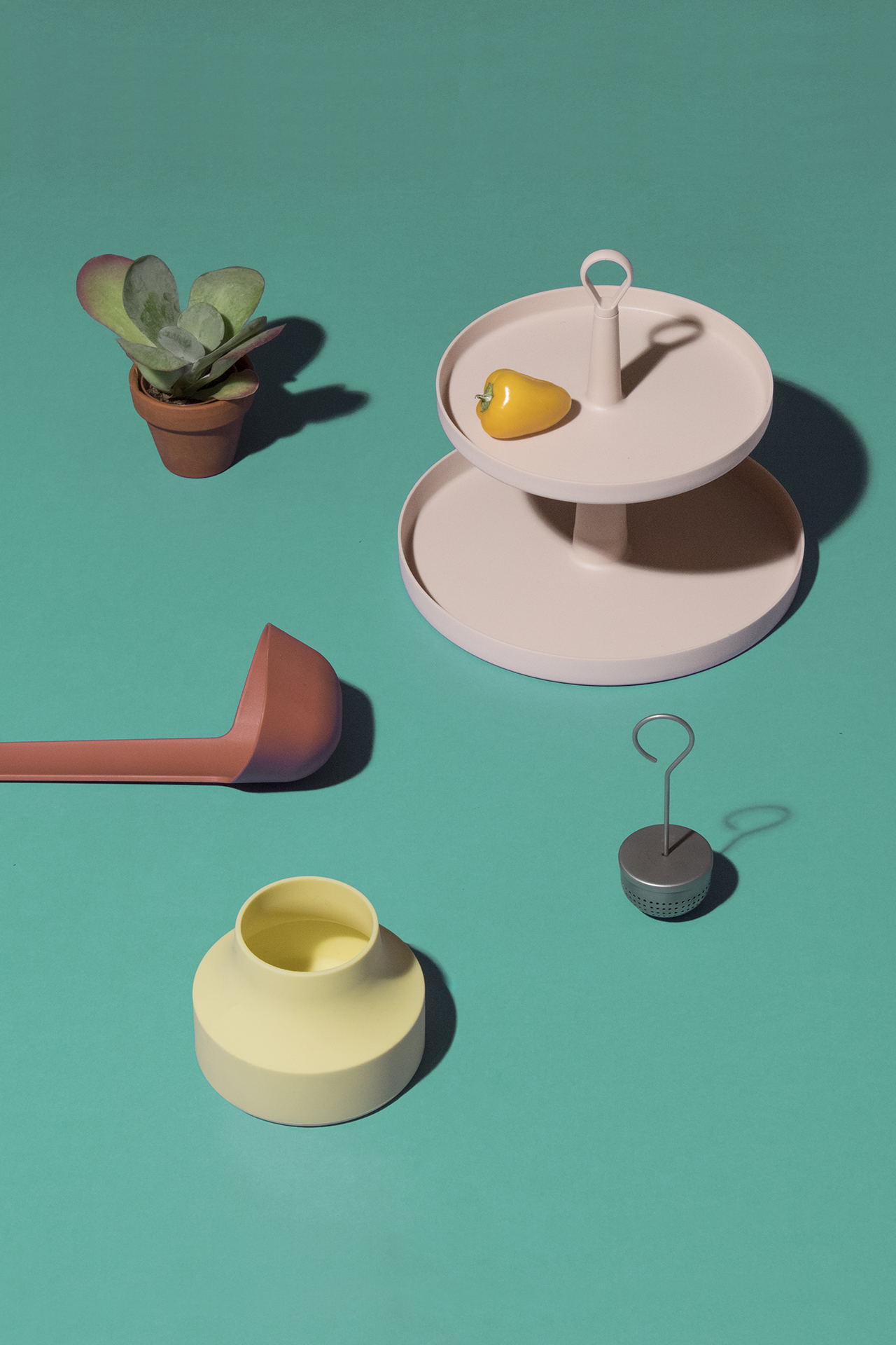 OMMO's colorful kitchen accessories