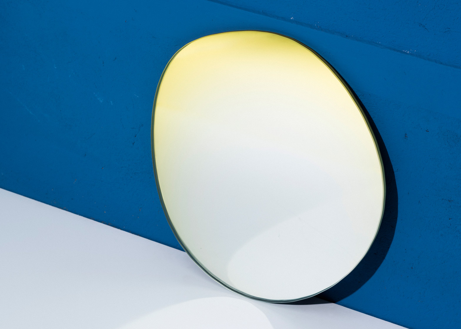 seeing-glass-off-round-hue-collection-sabine-marcelis-brit-van-nerven-etage-project-mirror-furniture-product-design_dezeen_1568_10