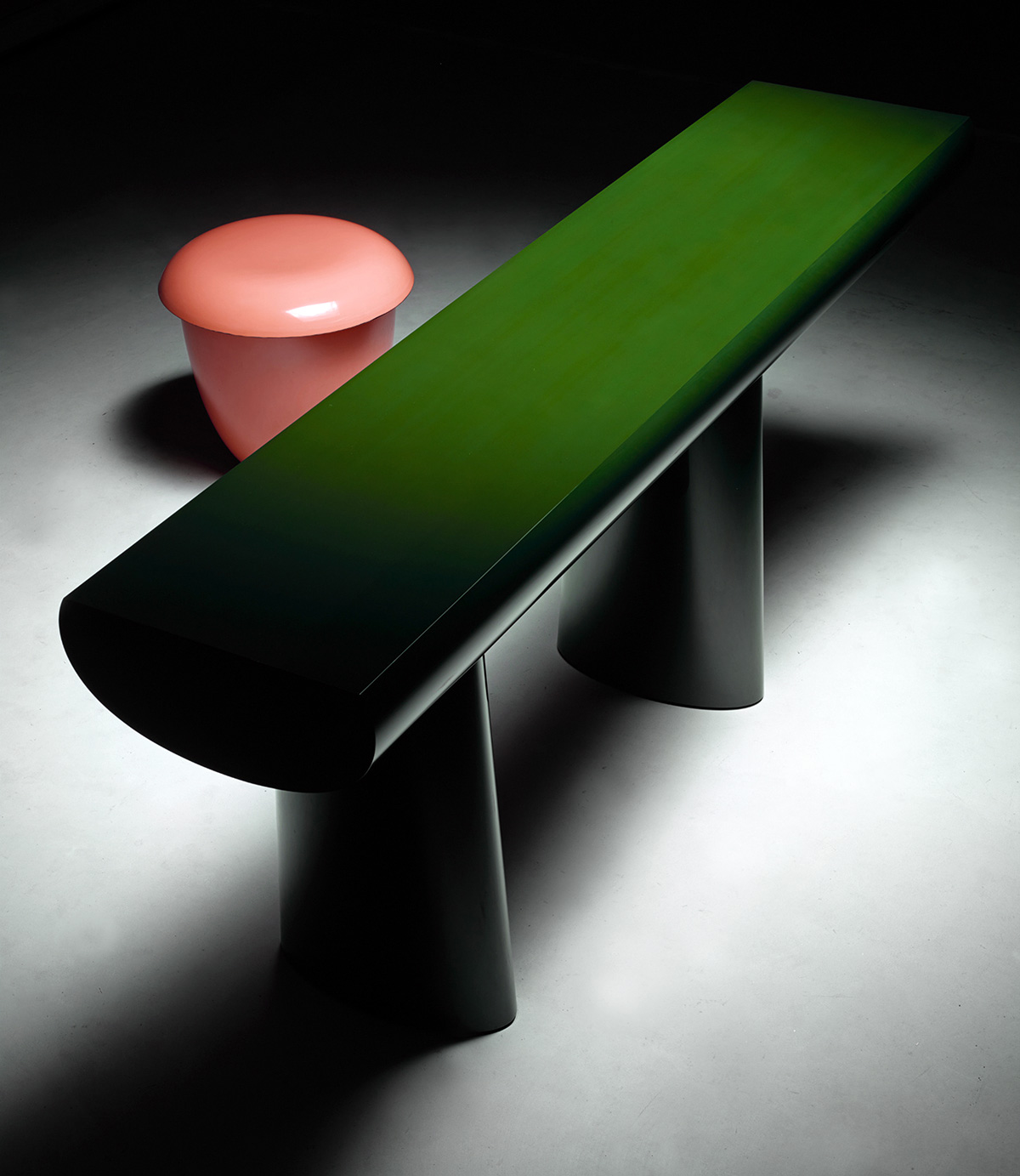 aldobakker_greentable_pinkstool_2015_mudac