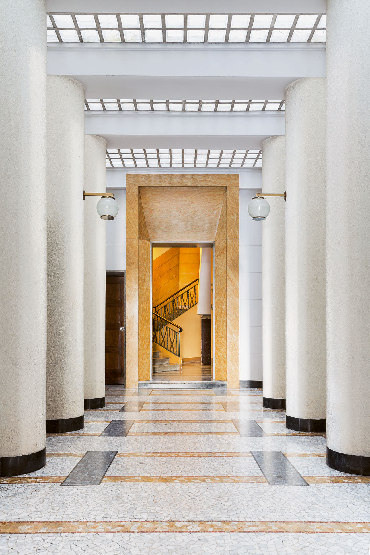 fo_entryways_of_milan_p357_