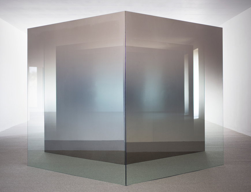 whitecube_larrybell4