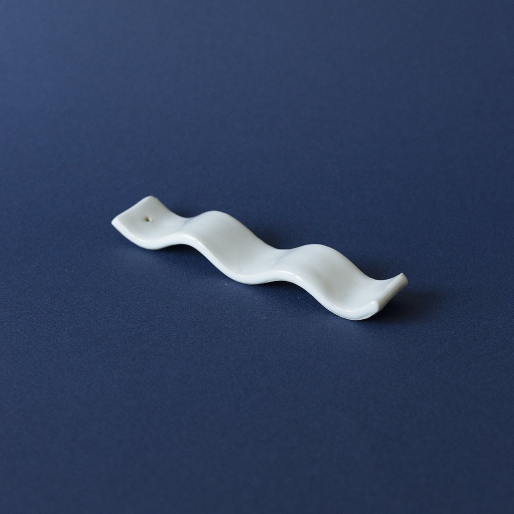 Wave-Incense-Holder-White-1_1024x1024