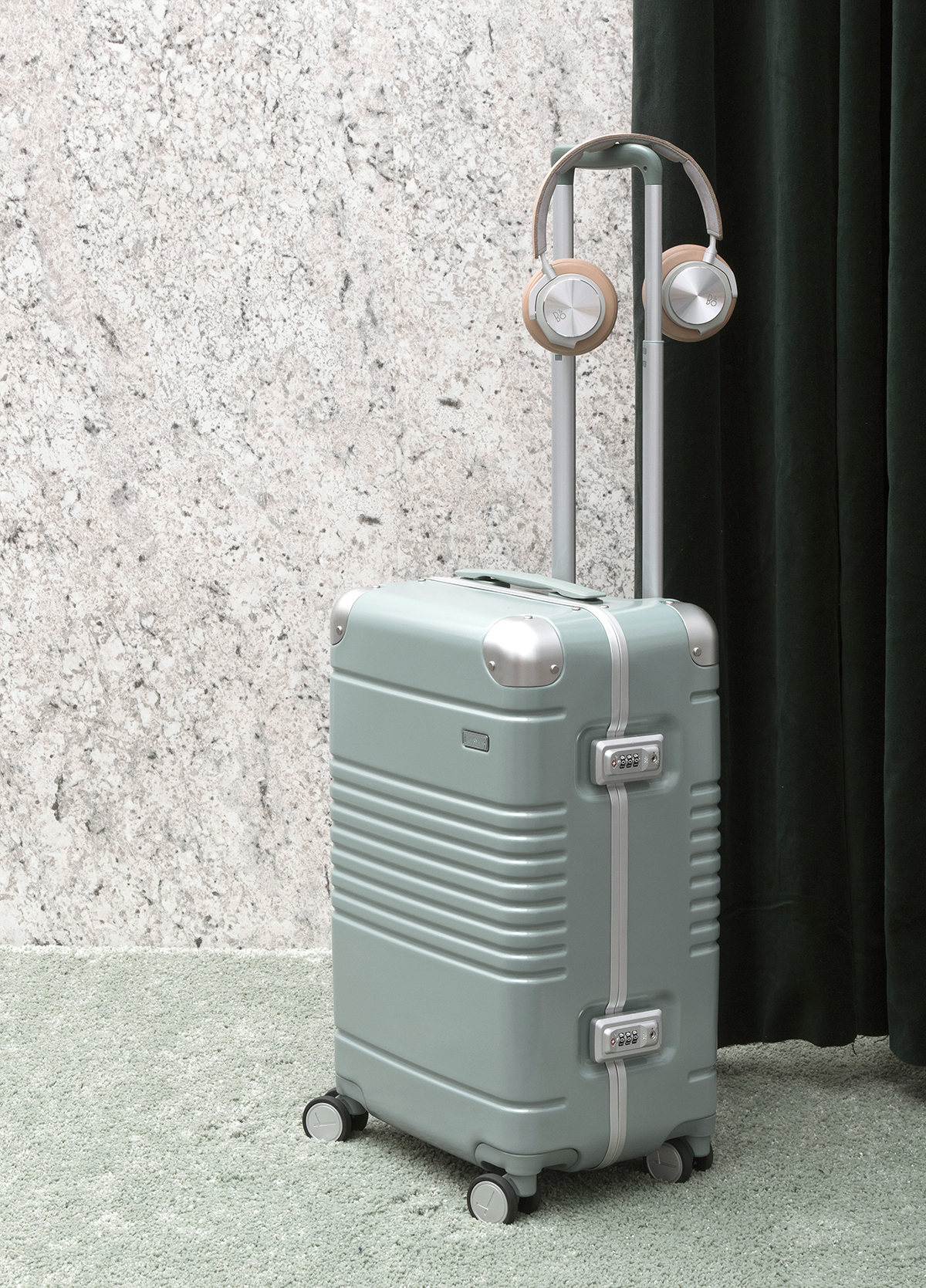 The 5 Things You'll Find In Our Arlo Skye x Sight Unseen Suitcase