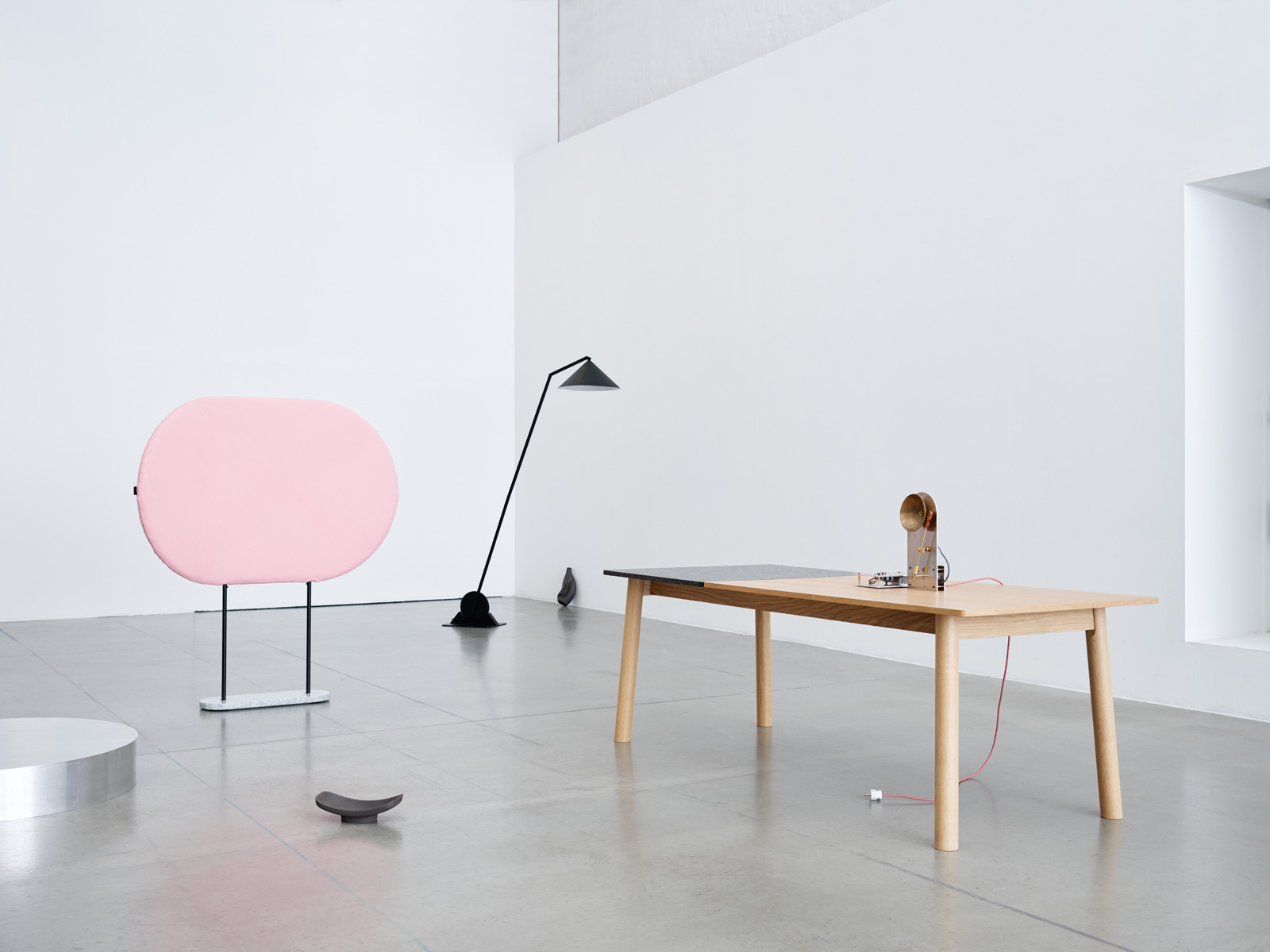 ZETTELER_Norwegian_Presence-Photo-Lasse_Fløde-Design-Vera_&_Kyte-Marianne_Andersen_Victoria_Günzler-Northern-Lillian_Tørlen-Objekt-Stian_Korntvedt_Ruud