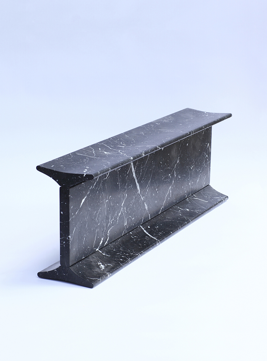 Galerie VIVID Tijmen Smeulders Marble Bench 2018 01 Portrait