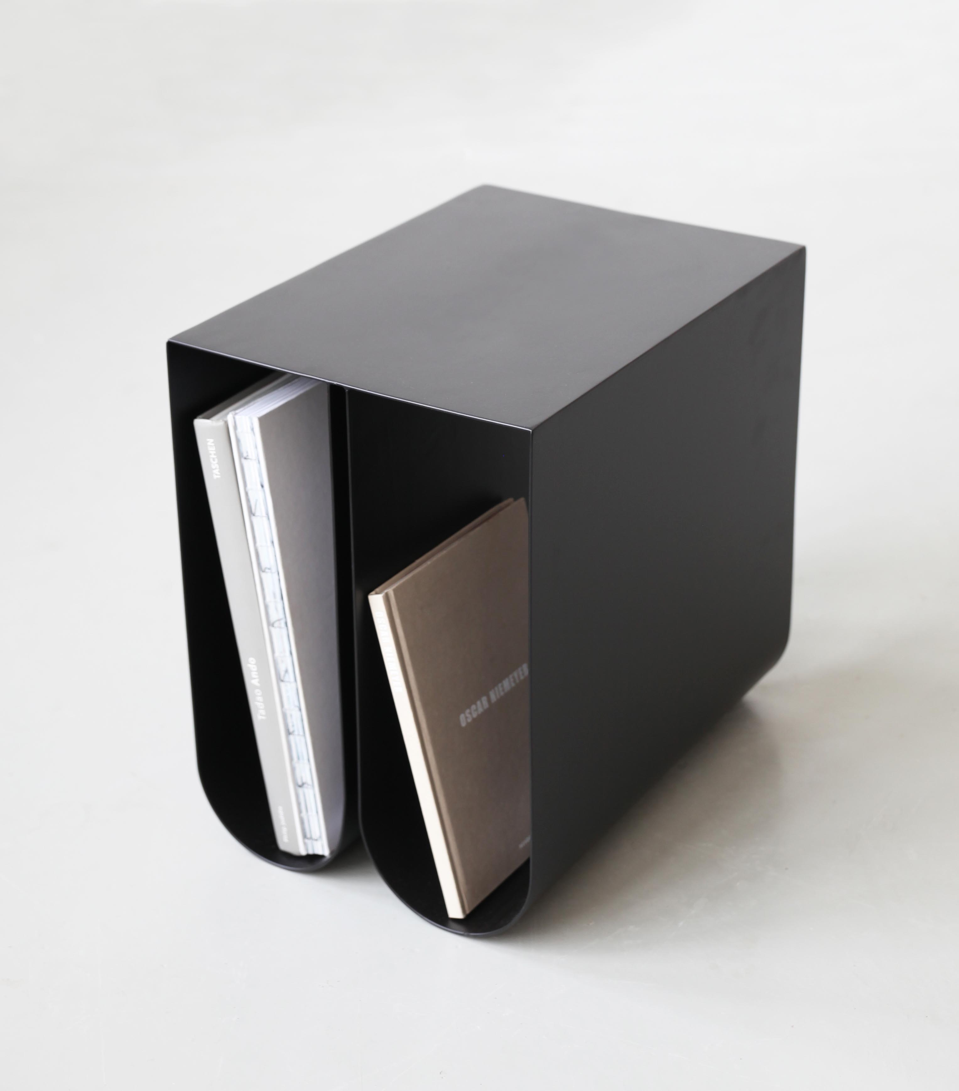 KristinaDamStudio_Curved_Sidetable_01