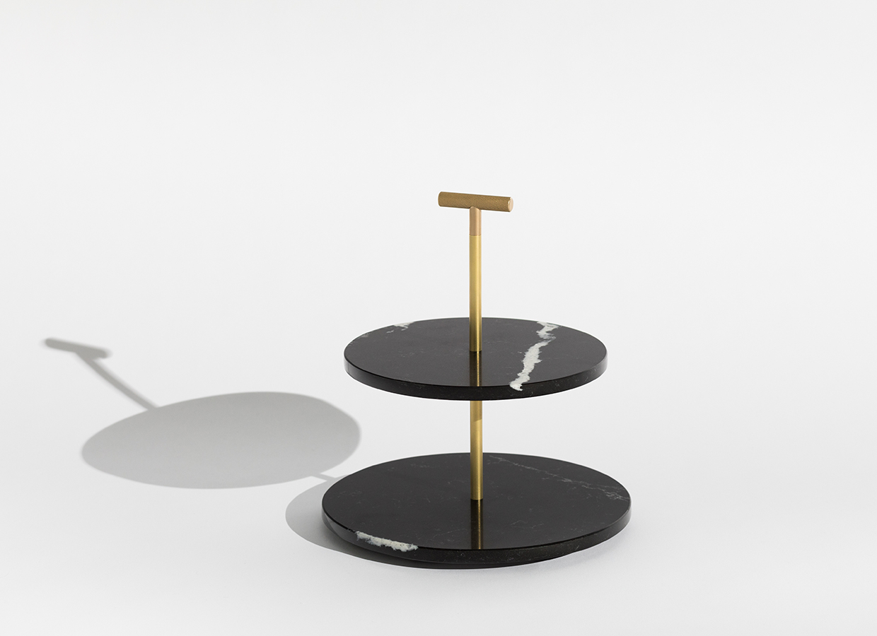 ZETTELER_RMG4_CakeStand-Minimalux_photography by Peter Guenzel