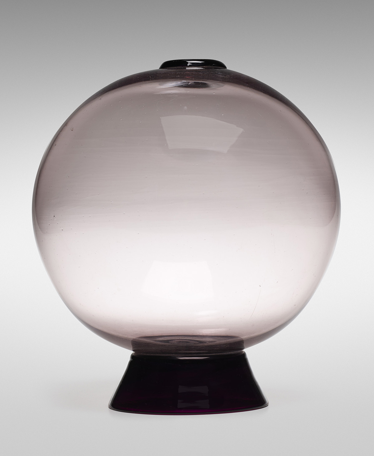 106_1_important_italian_glass_january_2019_carlo_scarpa_transparenti_vase_model_5673__wright_auction