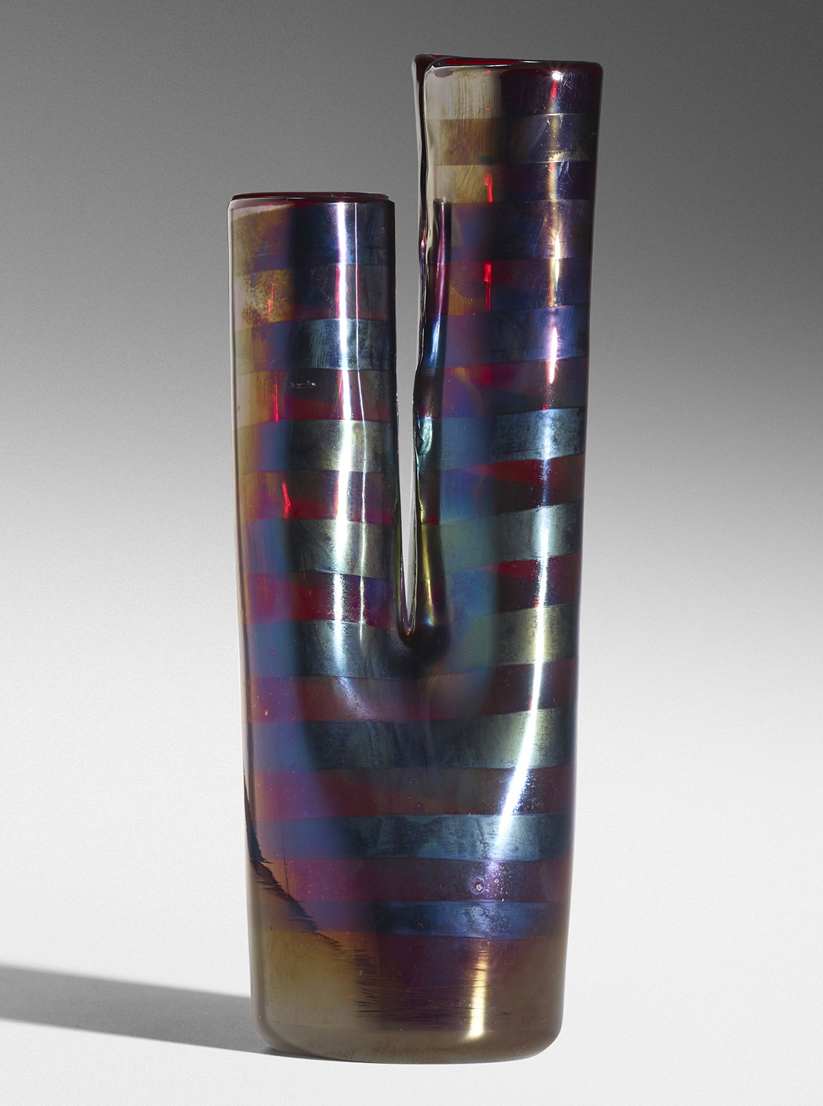 195_1_important_italian_glass_january_2019_fulvio_bianconi_fasce_orizzontale_vase_model_4515__wright_auction