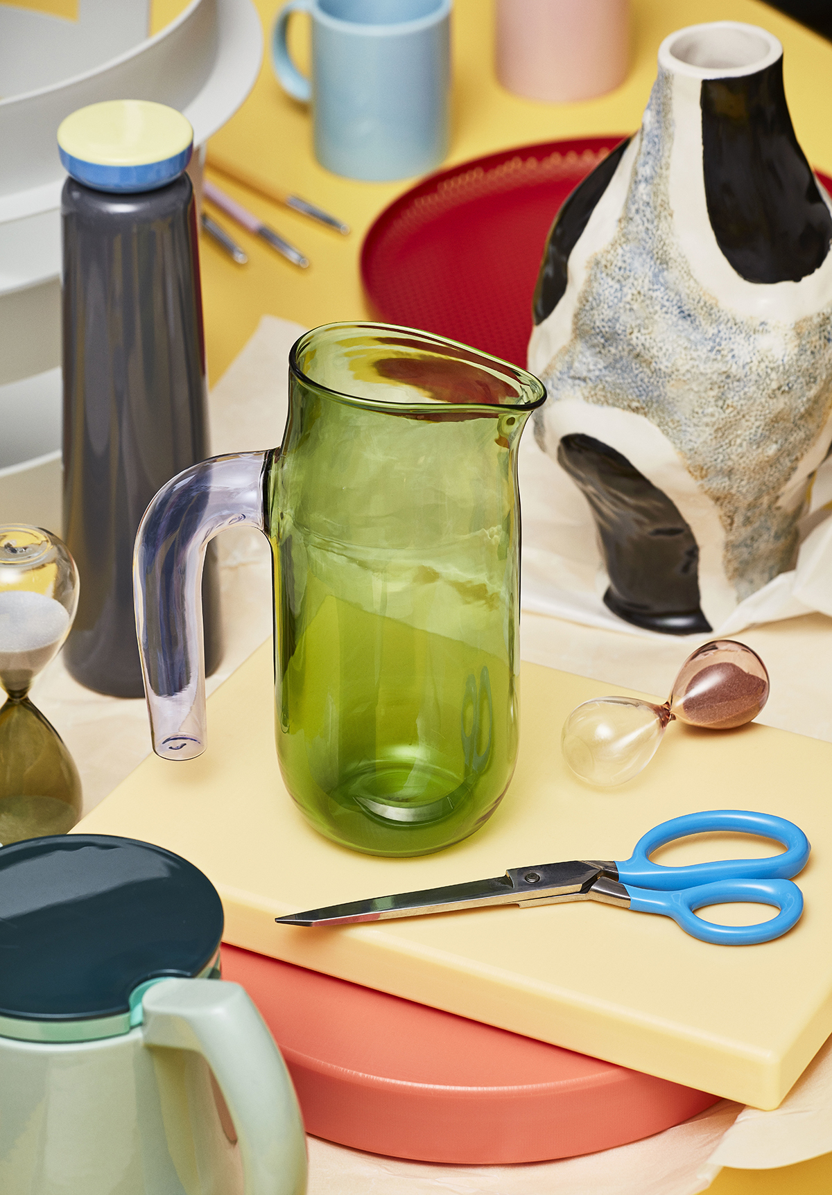 Jug L_Sowden Bottle 0,5L_Jessica Hans Glossy Cow_Chopping Board_Time_Grip Scissors L_Coffee M_2