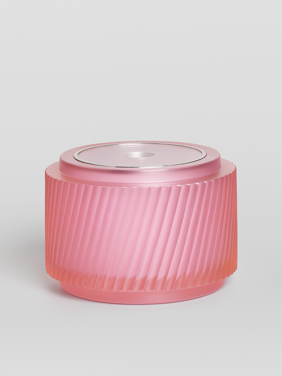 Anna-Dickinson,-Pink-lidded-vessel,-2019,-13.3-cm-x-19.5-cm.-Courtesy-von-Bartha,-Basel