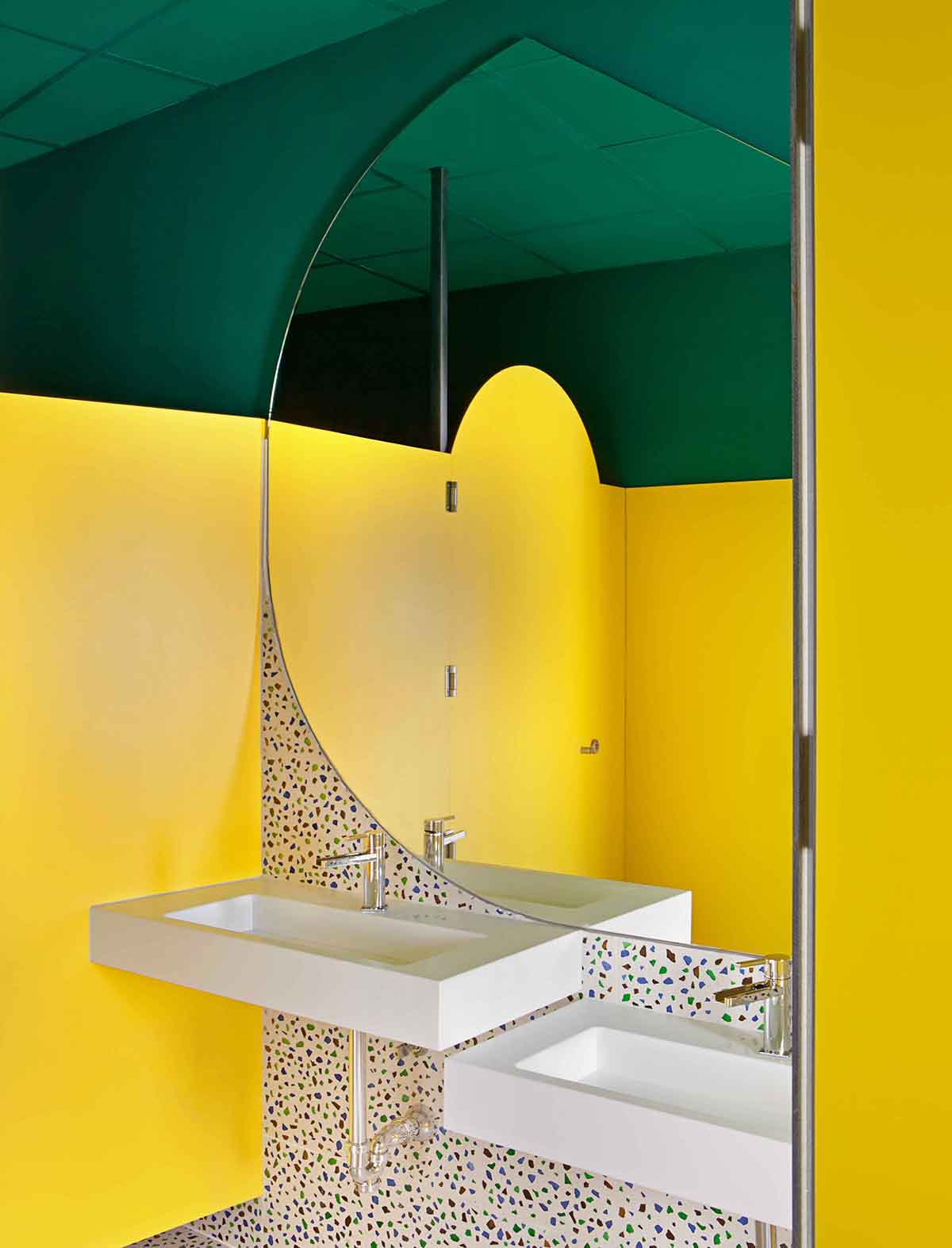 RaulAlmenara_Bathroom2