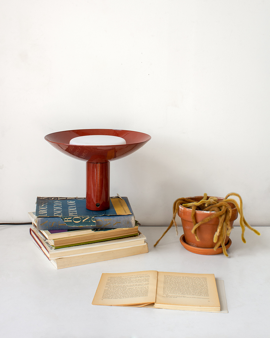 In-Common-With_Arundel_Puck-Table-Lamp_Oxide-Red