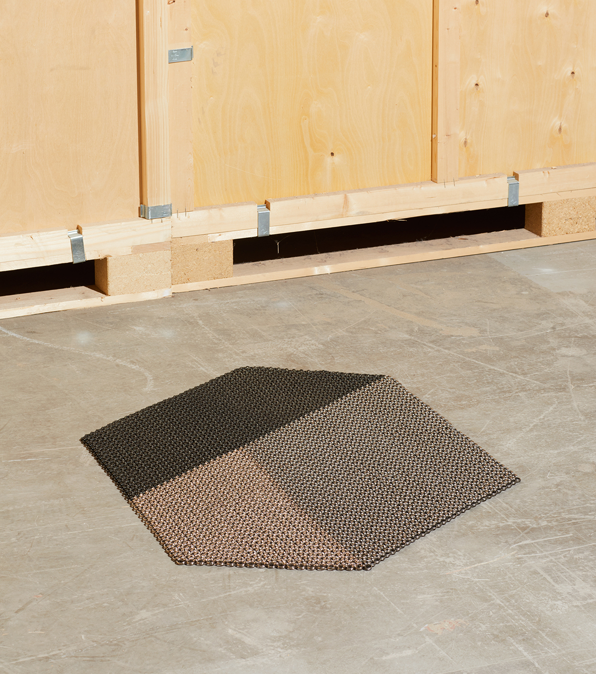 SHOT_23_STEEL_RUG_2384