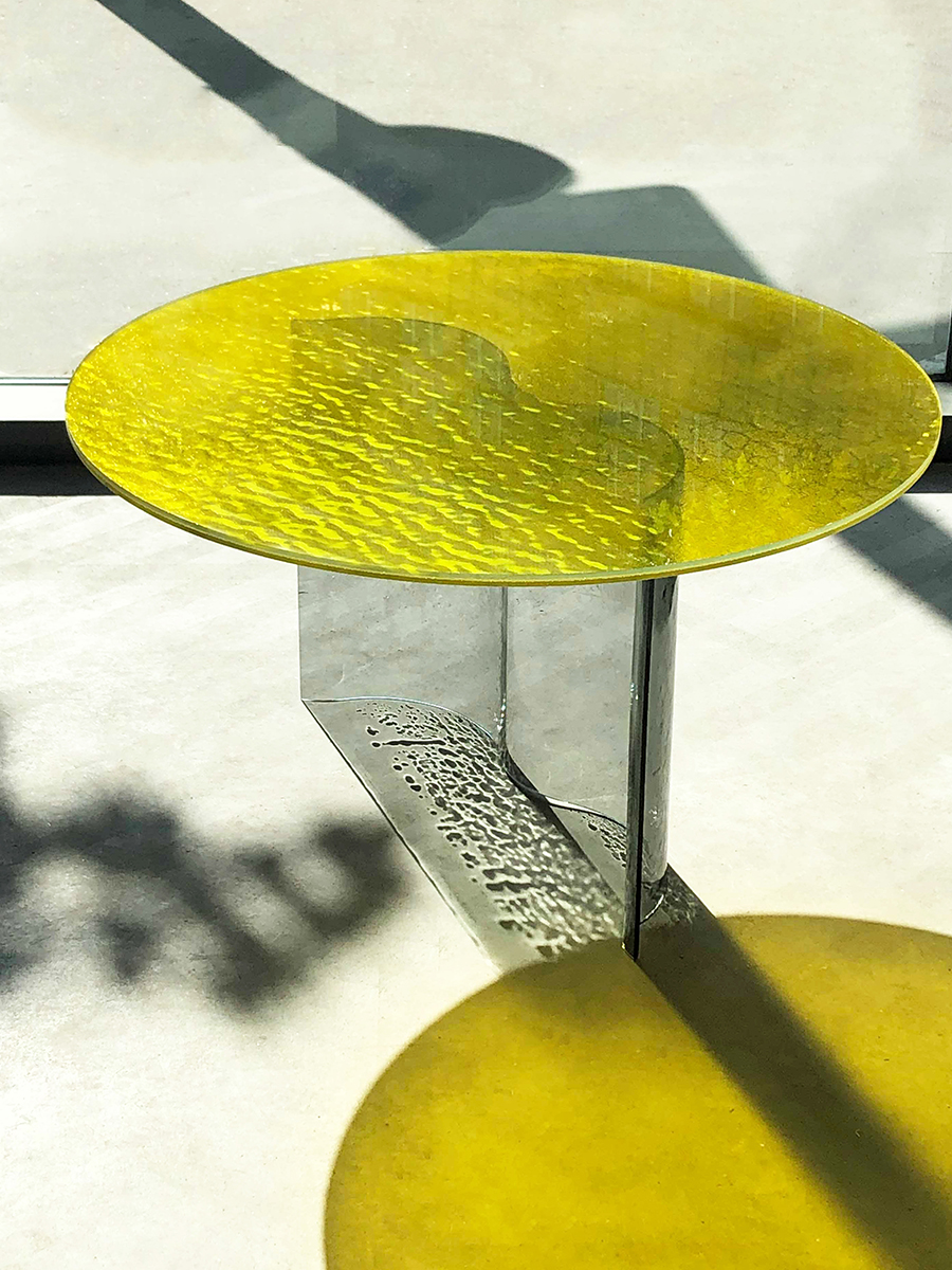 Table jaune 1.7