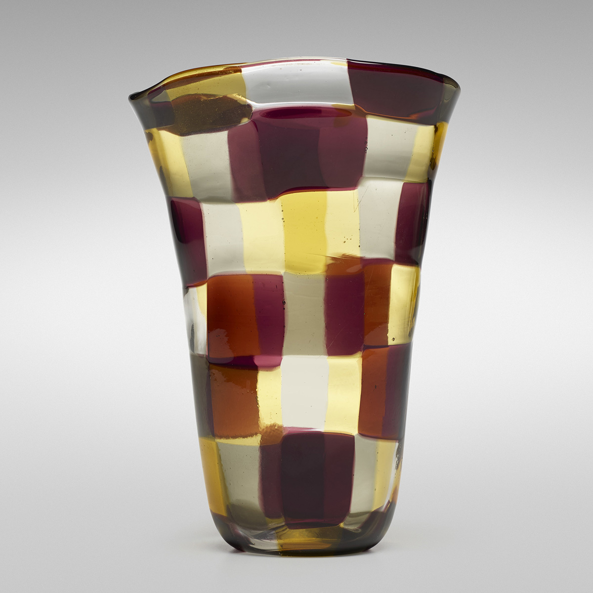 202_1_important_italian_glass_april_2020_fulvio_bianconi_pezzato_vase_model_4911__wright_auction