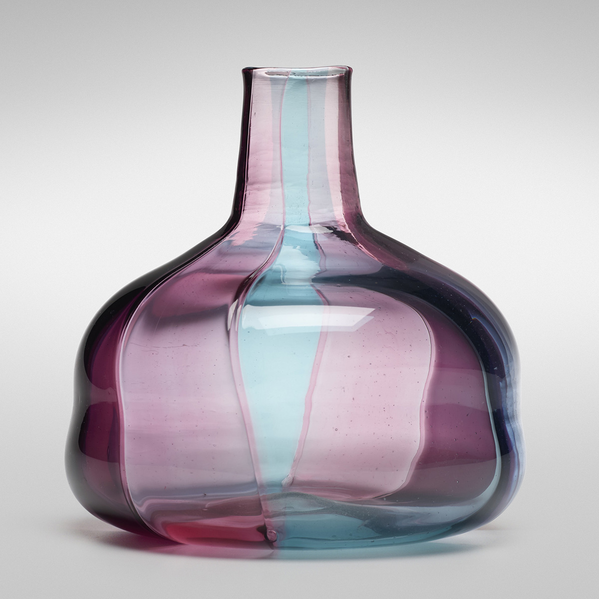 205_1_important_italian_glass_april_2020_fulvio_bianconi_a_spicchi_vase_model_4890__wright_auction