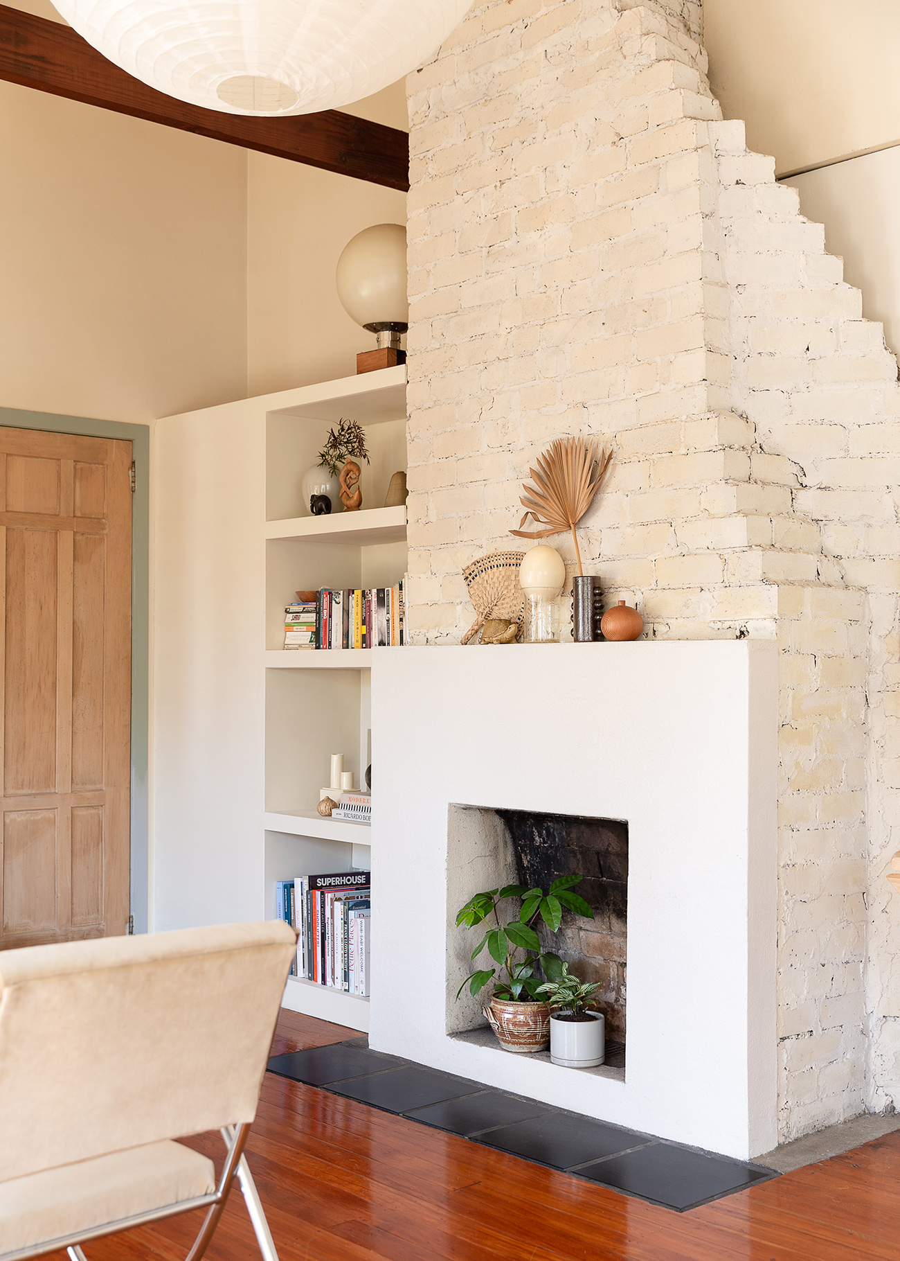 JulietteWanty_home_Photography_©MichelleWeir_fireplace