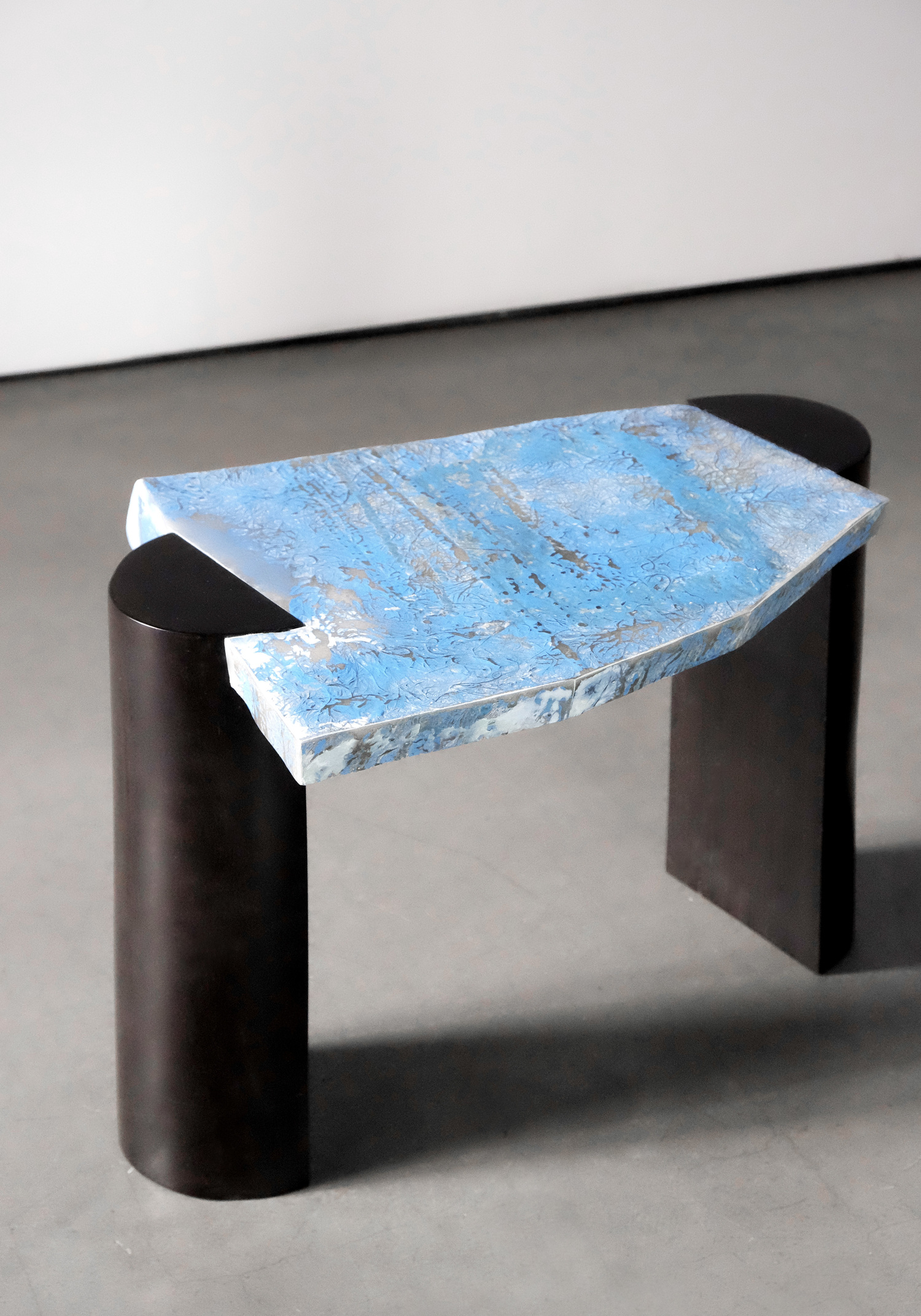 de-cotiis_dc-2005-side-table_01-crop-1500