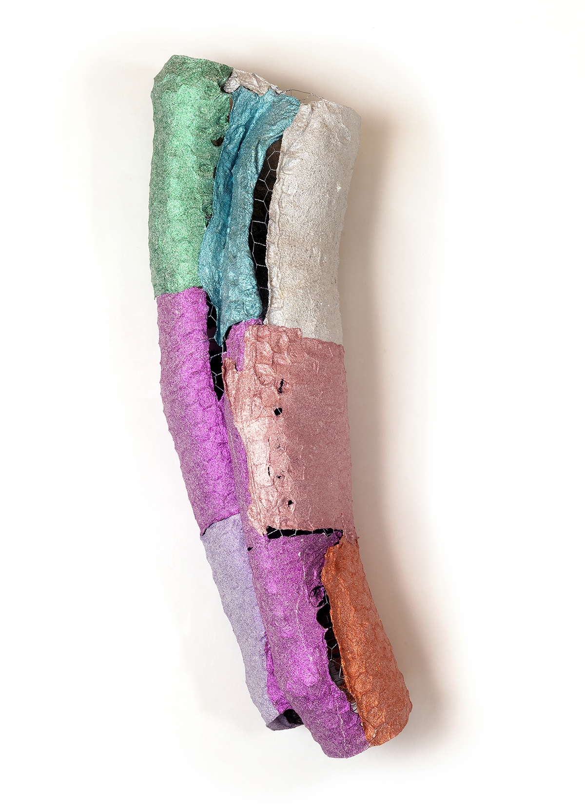 Lynda Benglis, Sb#1, 2017, cast sparkles on handmade paper over chicken wire, 44" × 13" × 13" (111.8 cm × 33 cm × 33 cm), #72625, Alt # BE.39255,LY.05994, Format of original photography: High Res TIFF