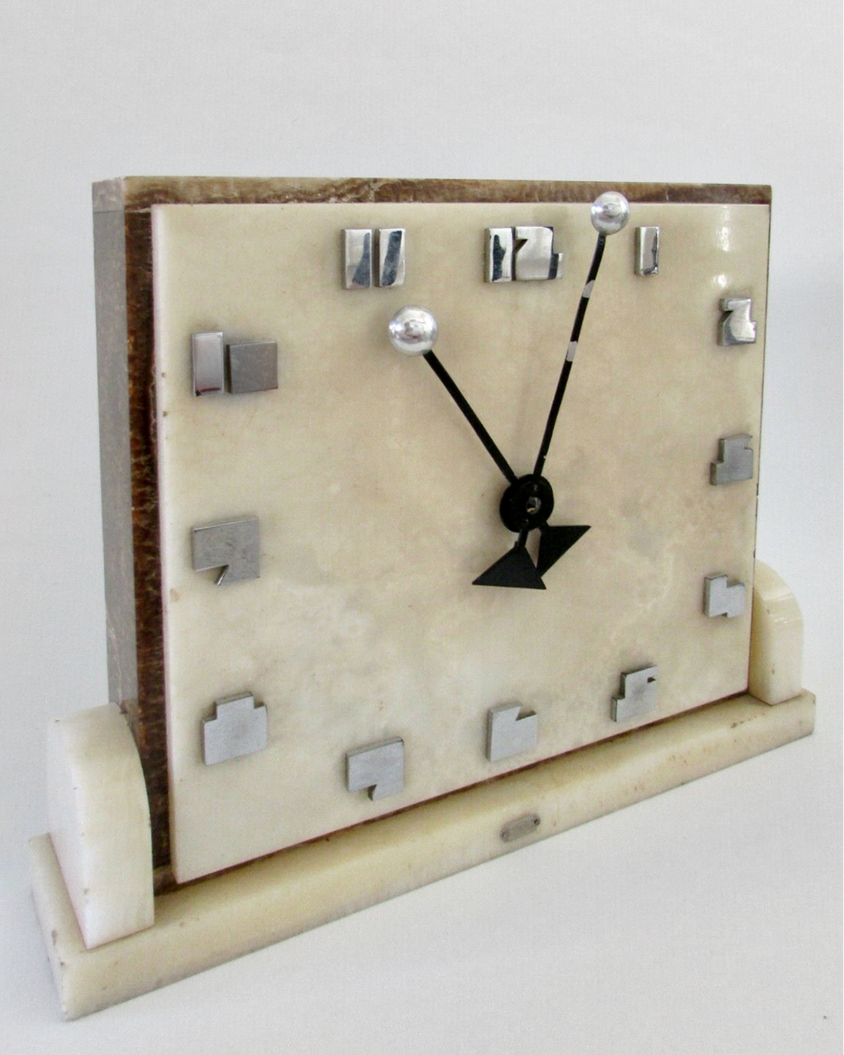 Deco_ATO Modernist clock