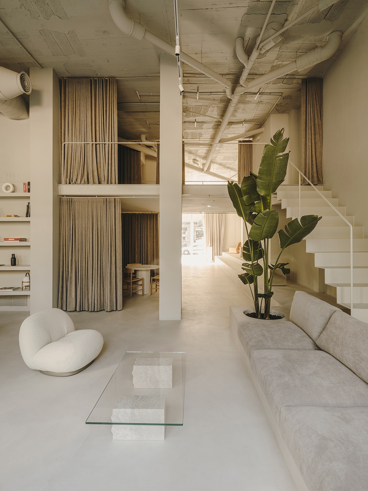 Isern Serra Six N. Five interior