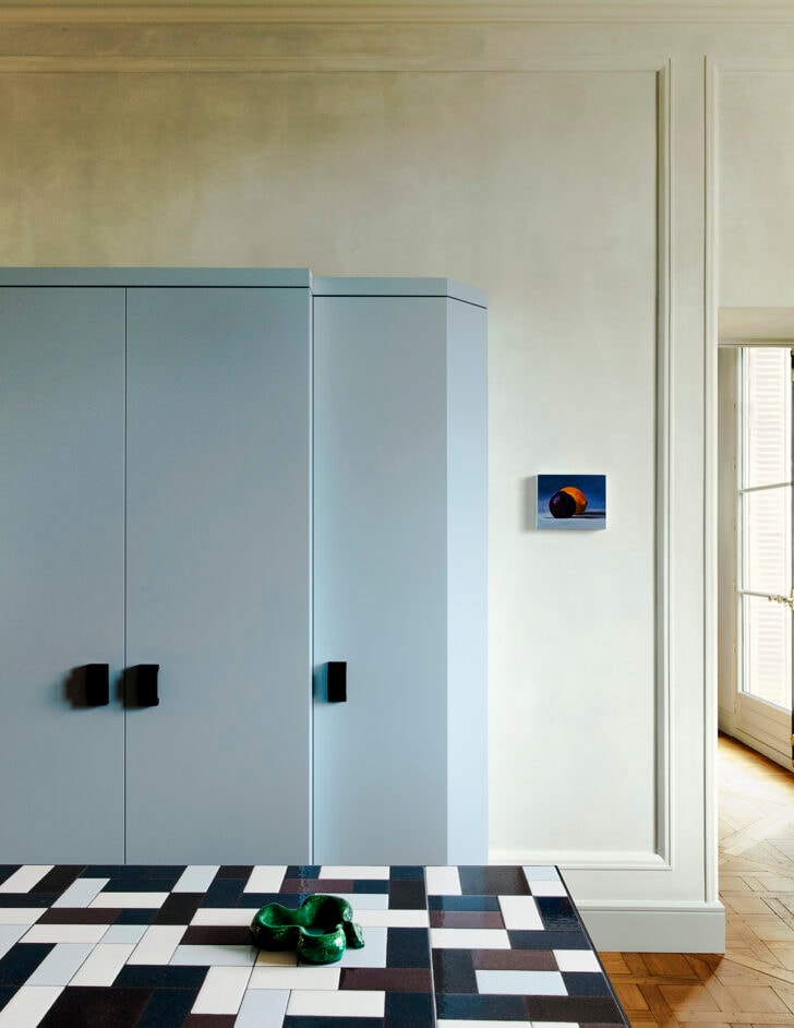 This Parisian Interior Deploys Moiré Walls and Animal-Print Rugs and ...