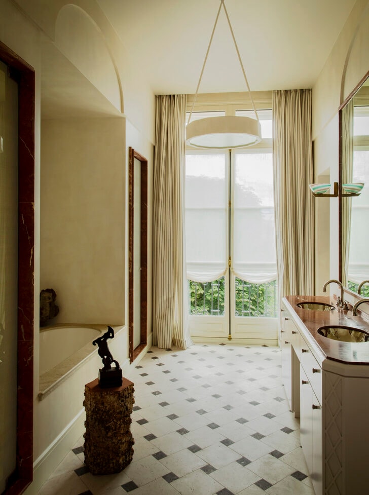 This Parisian Interior Deploys Moiré Walls and Animal-Print Rugs and ...
